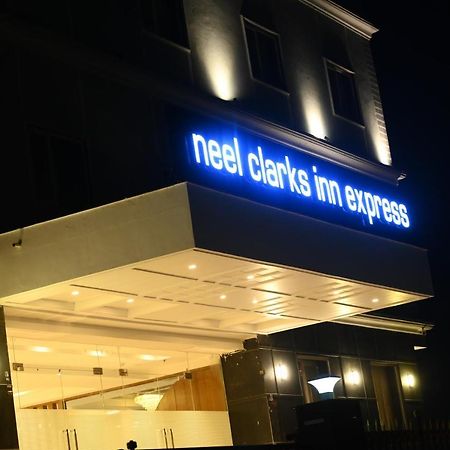 Neel Clarks Inn Express Агра Екстериор снимка