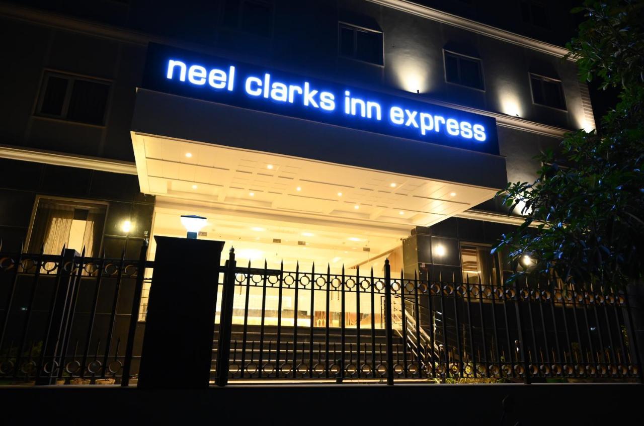 Neel Clarks Inn Express Агра Екстериор снимка
